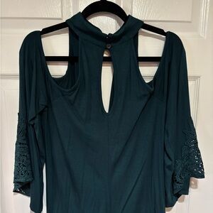 Like New Green Venus Large cold shoulder shirt